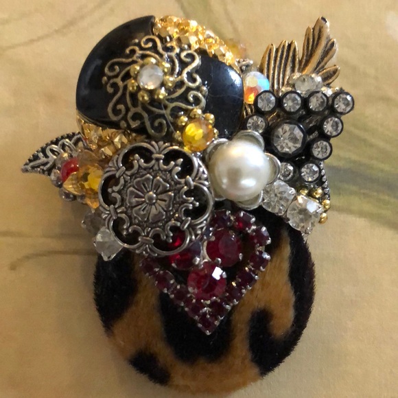 Unique Brooch - Picture 4 of 4